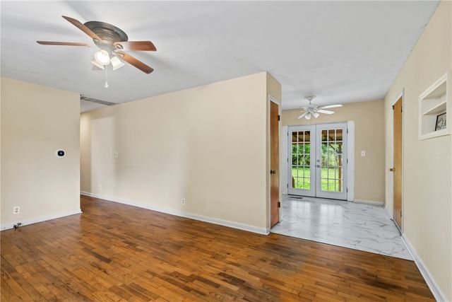 215 W Highland Street, Siloam Springs, AR 72761