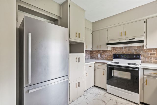 215 W Highland Street, Siloam Springs, AR 72761