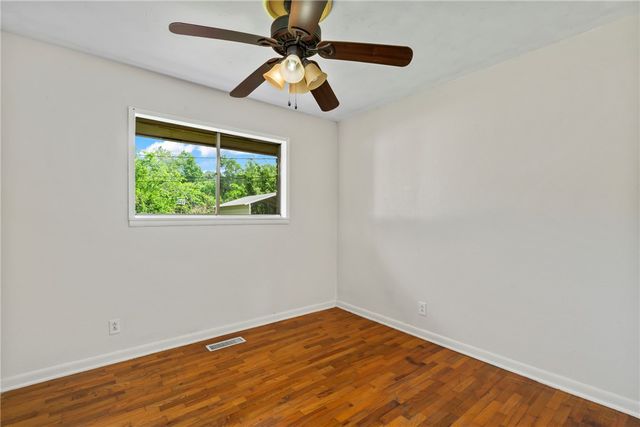 215 W Highland Street, Siloam Springs, AR 72761