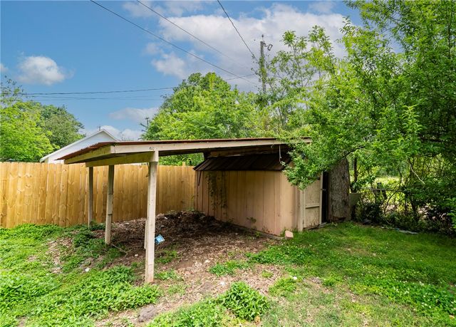 215 W Highland Street, Siloam Springs, AR 72761