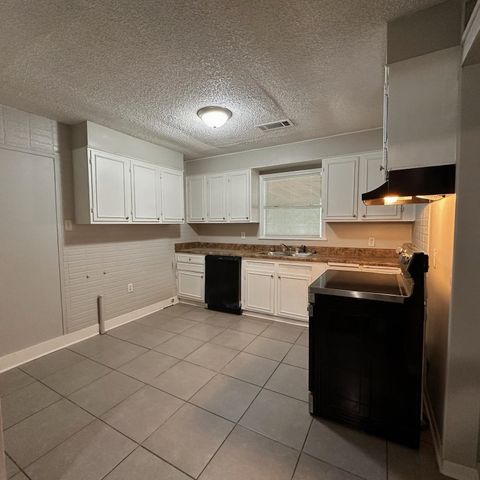 7786 SHAMROCK RD, Millington, TN 38053