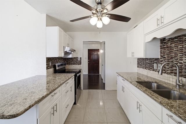 3709 Yaupon Drive, Grand Prairie, TX 75052