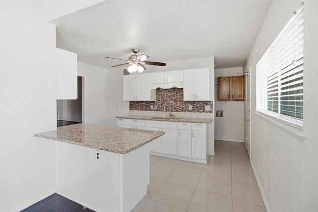 3709 Yaupon Drive, Grand Prairie, TX 75052