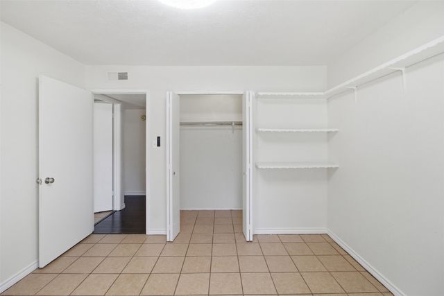 3709 Yaupon Drive, Grand Prairie, TX 75052