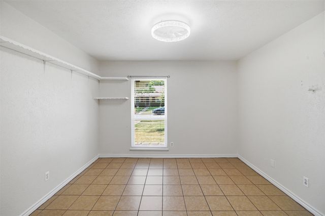 3709 Yaupon Drive, Grand Prairie, TX 75052
