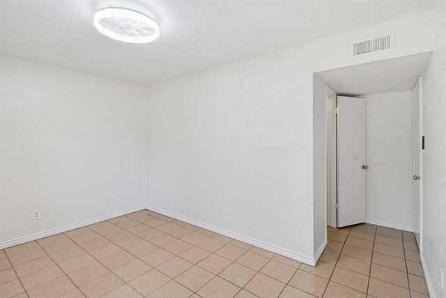 3709 Yaupon Drive, Grand Prairie, TX 75052
