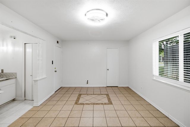 3709 Yaupon Drive, Grand Prairie, TX 75052