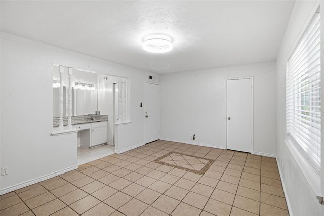 3709 Yaupon Drive, Grand Prairie, TX 75052