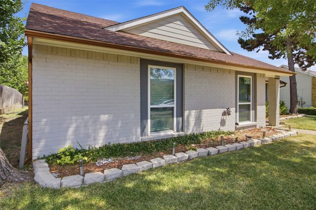 3709 Yaupon Drive, Grand Prairie, TX 75052