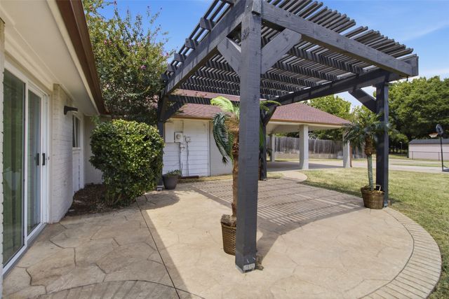3709 Yaupon Drive, Grand Prairie, TX 75052