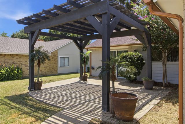3709 Yaupon Drive, Grand Prairie, TX 75052