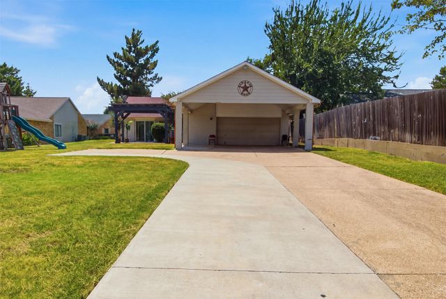 3709 Yaupon Drive, Grand Prairie, TX 75052