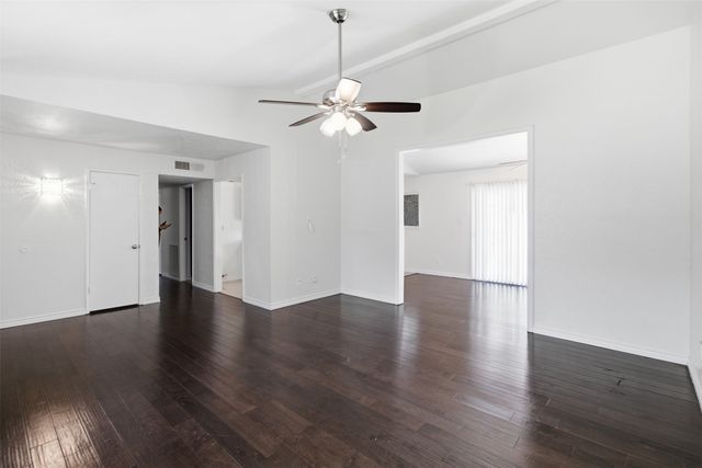 3709 Yaupon Drive, Grand Prairie, TX 75052