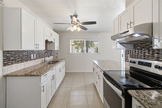 3709 Yaupon Drive, Grand Prairie, TX 75052