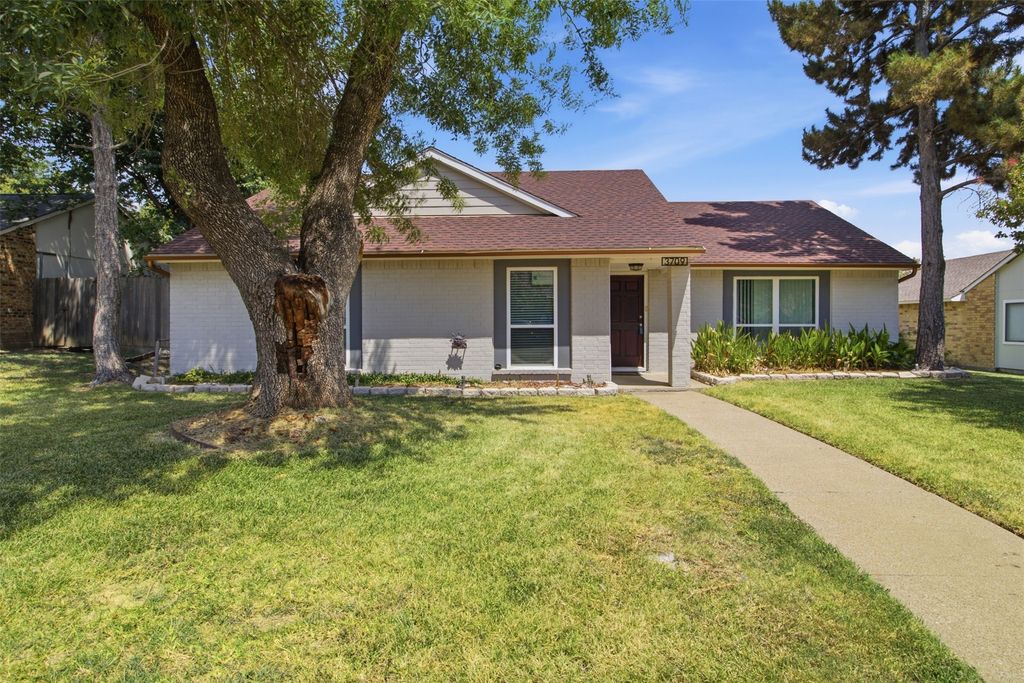 3709 Yaupon Drive, Grand Prairie, TX 75052