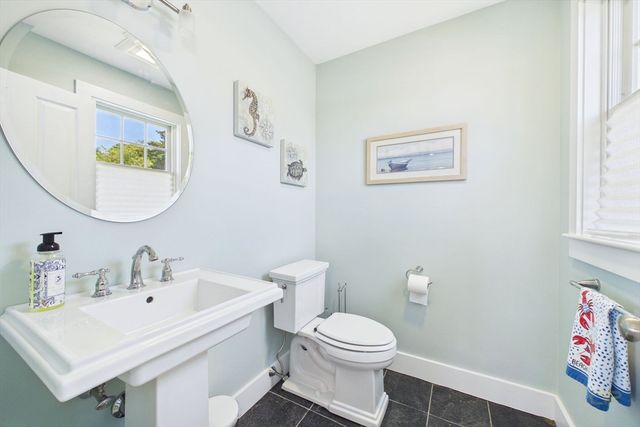 35 Shore Dr, Mattapoisett, MA 02739