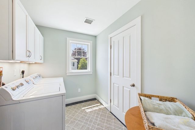 35 Shore Dr, Mattapoisett, MA 02739