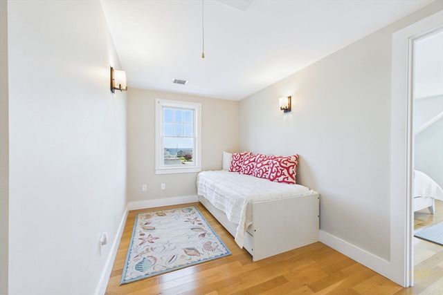 35 Shore Dr, Mattapoisett, MA 02739