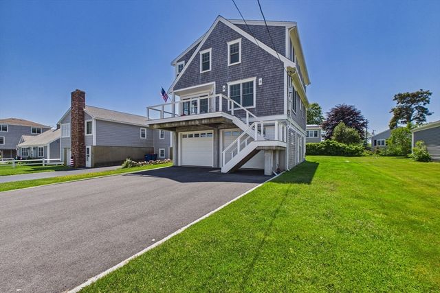 35 Shore Dr, Mattapoisett, MA 02739