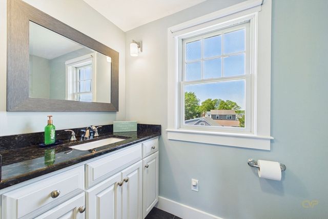 35 Shore Dr, Mattapoisett, MA 02739