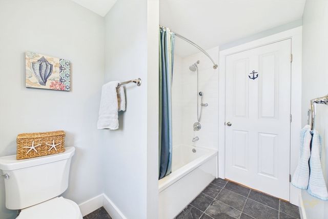 35 Shore Dr, Mattapoisett, MA 02739