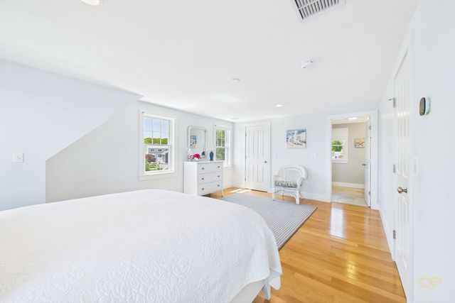 35 Shore Dr, Mattapoisett, MA 02739