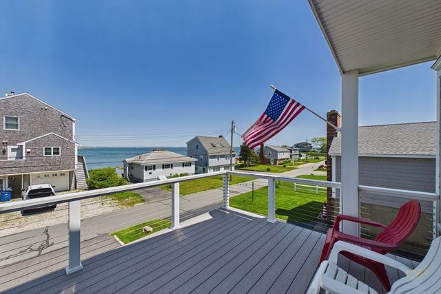 35 Shore Dr, Mattapoisett, MA 02739