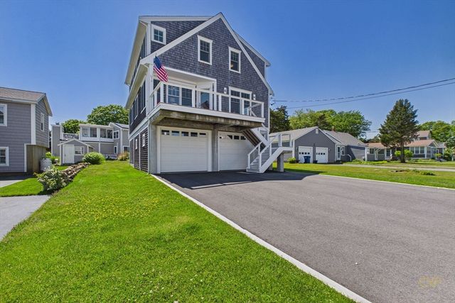 35 Shore Dr, Mattapoisett, MA 02739