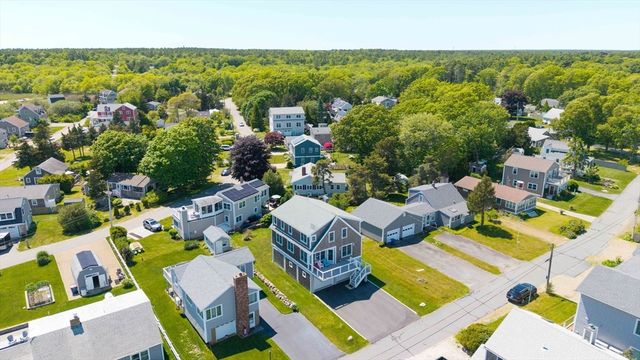35 Shore Dr, Mattapoisett, MA 02739