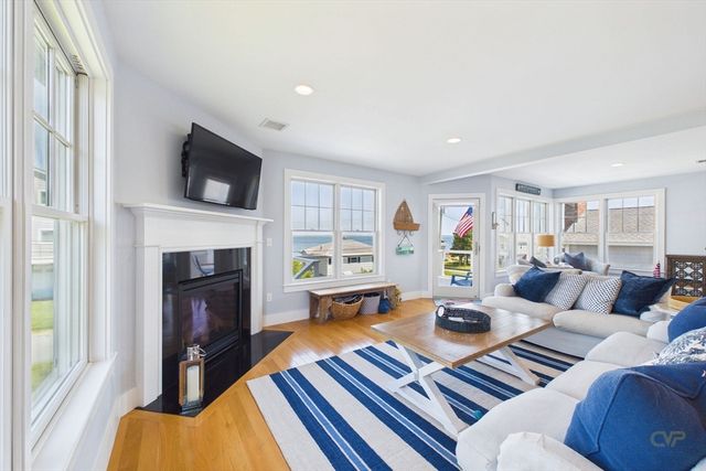 35 Shore Dr, Mattapoisett, MA 02739