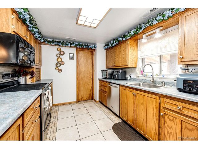 691 3rd Ave, Deer Trail, CO 80105