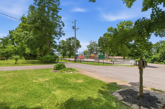 103 Barnwell Avenue, Centerville, TN 37033