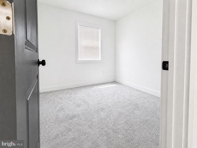 2420 LIBERATOR ST, Levittown, PA 19057