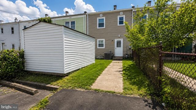 2420 LIBERATOR ST, Levittown, PA 19057