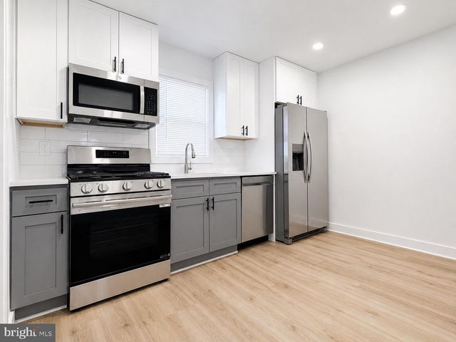 2420 LIBERATOR ST, Levittown, PA 19057