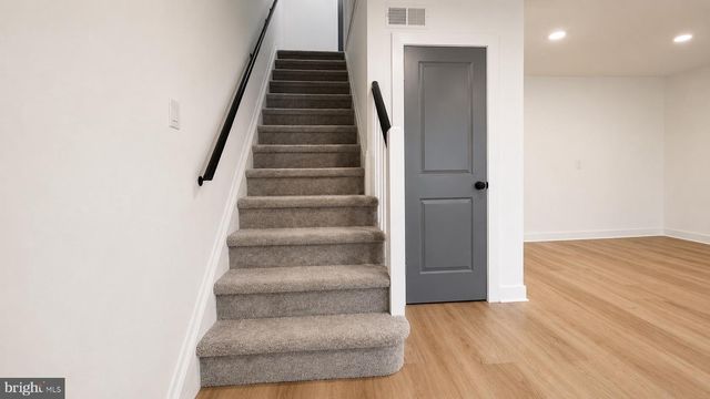 2420 LIBERATOR ST, Levittown, PA 19057