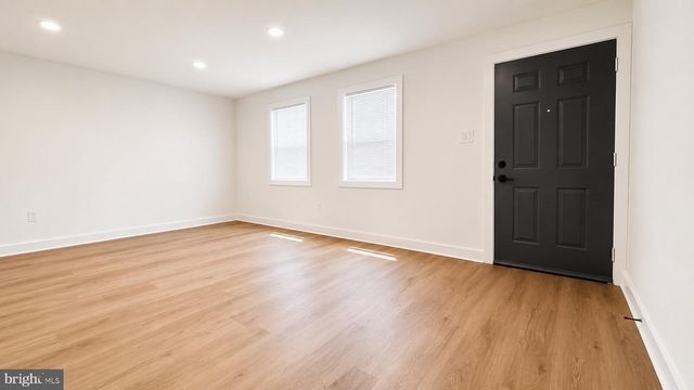 2420 LIBERATOR ST, Levittown, PA 19057