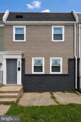 2420 LIBERATOR ST, Levittown, PA 19057