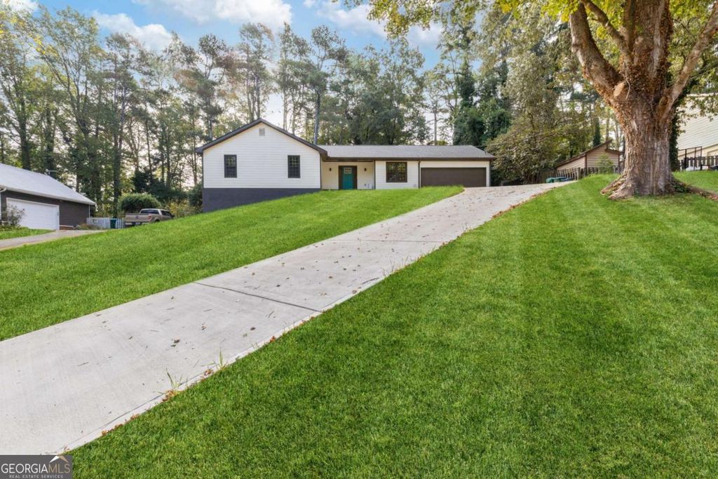 3846 Teresa Terrace SW, Lilburn, GA 30047