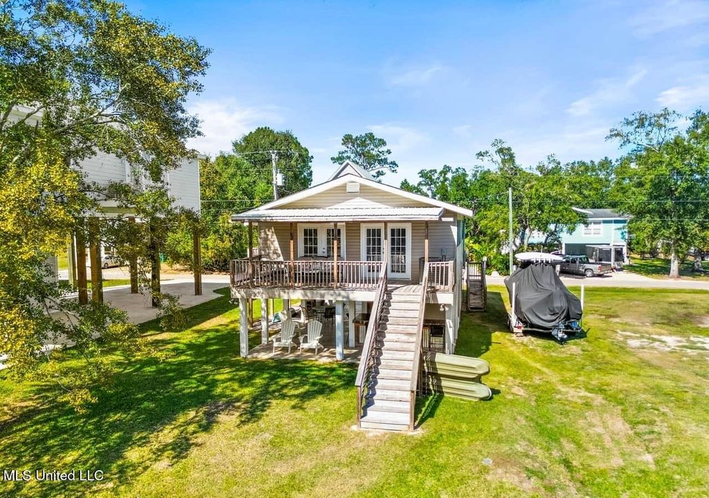 4131 20th Avenue, Bay Saint Louis, MS 39520