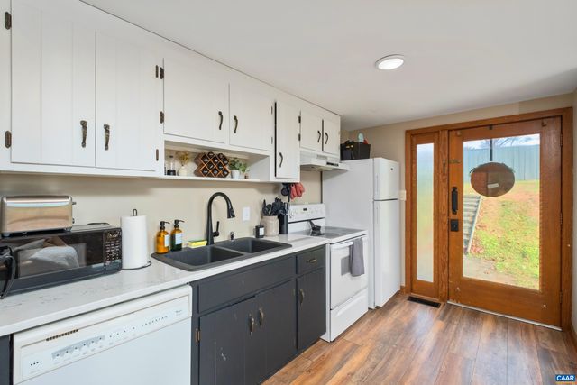 48 MEADOW LN, Nellysford, VA 22958