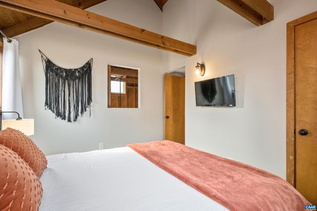 48 MEADOW LN, Nellysford, VA 22958