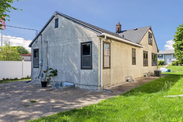 1804 7th Street E, Saint Paul, MN 55119
