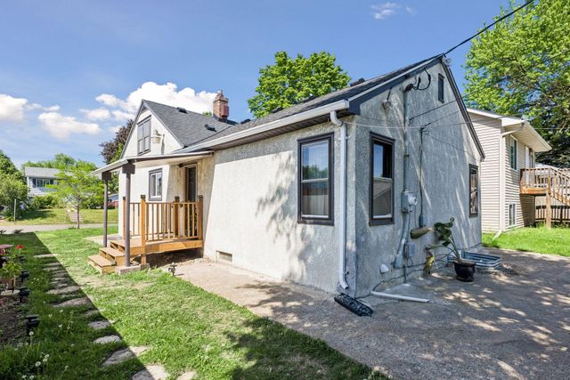 1804 7th Street E, Saint Paul, MN 55119