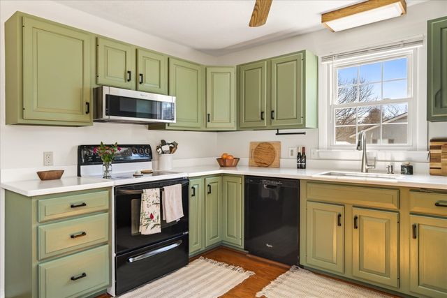 681 Colonial Drive, Hartford, VT 05001