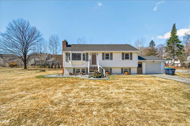 681 Colonial Drive, Hartford, VT 05001