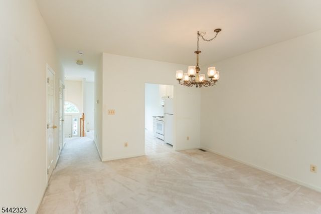 305 Cambridge Dr 305, Butler Boro, NJ 07405