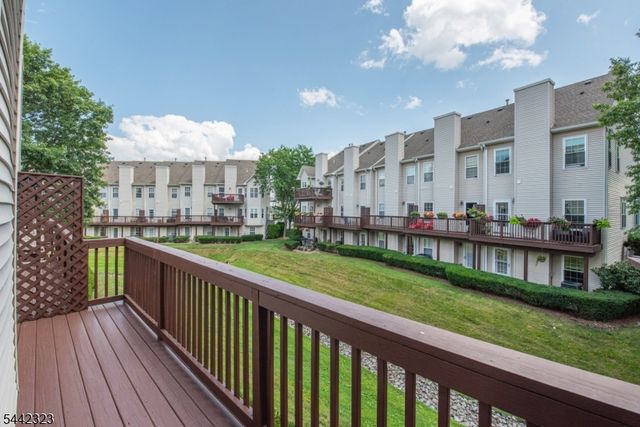305 Cambridge Dr 305, Butler Boro, NJ 07405