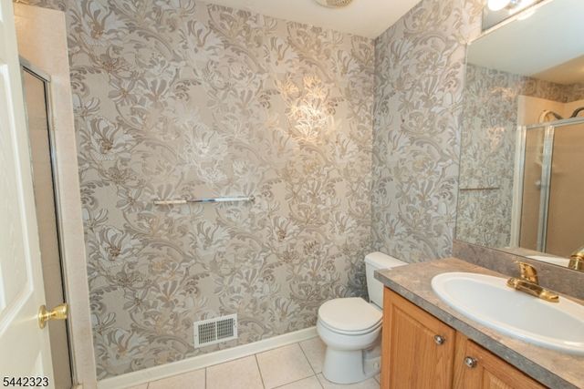 305 Cambridge Dr 305, Butler Boro, NJ 07405