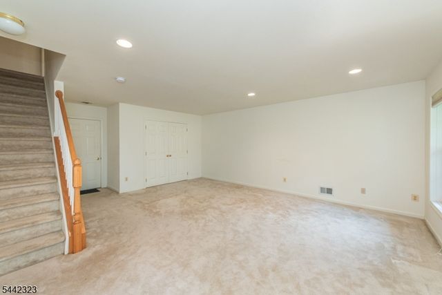 305 Cambridge Dr 305, Butler Boro, NJ 07405